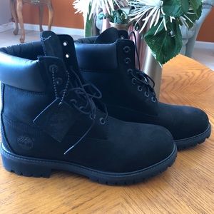 Black timberland boots